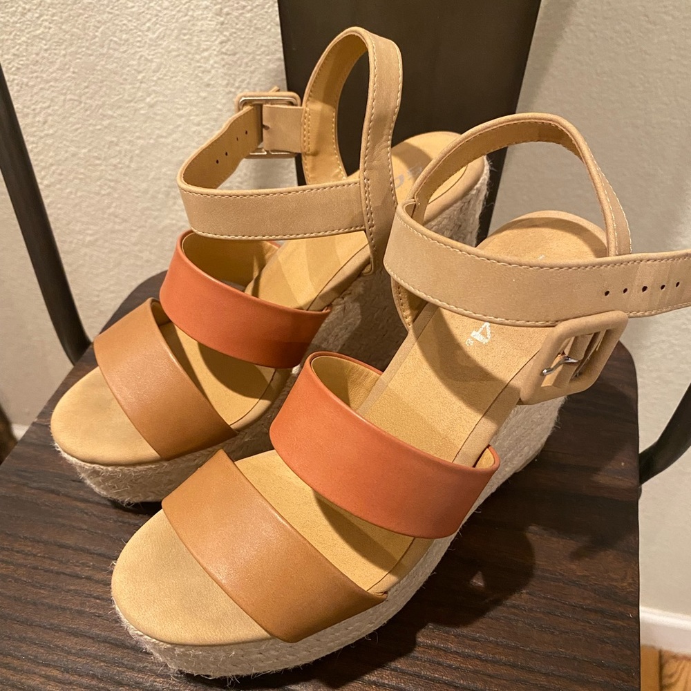 Tan/caramel wedges